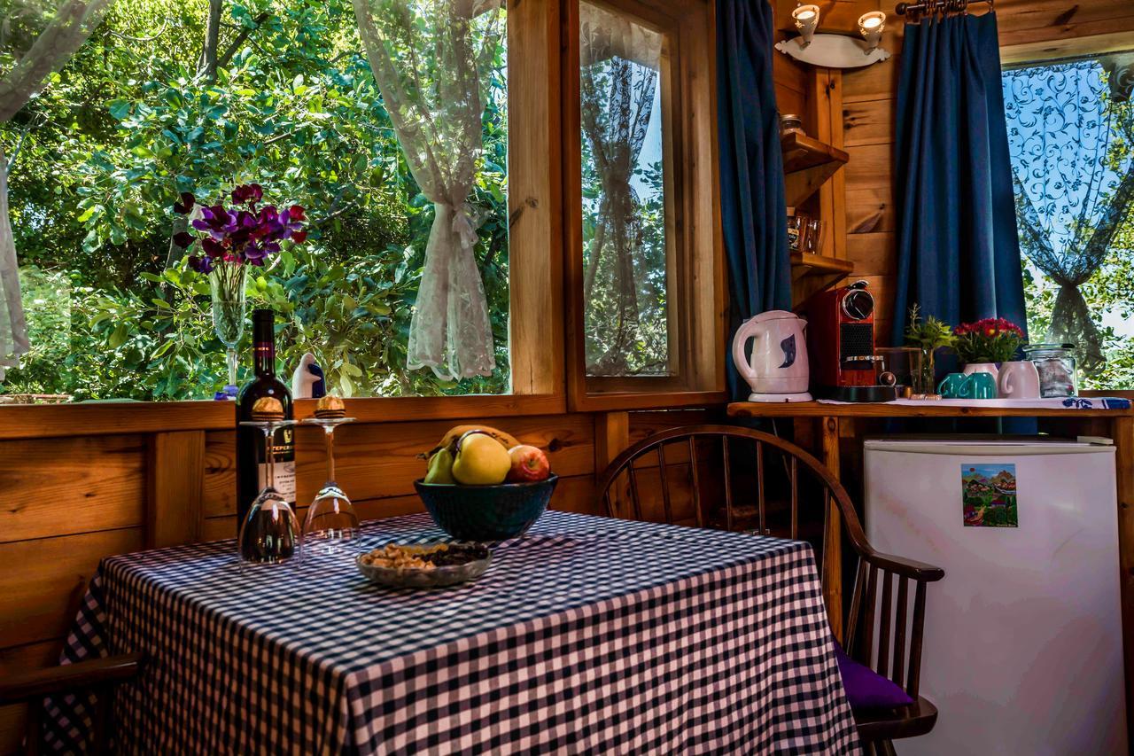 Spa In The Woods - B&B In Amirim Camera foto